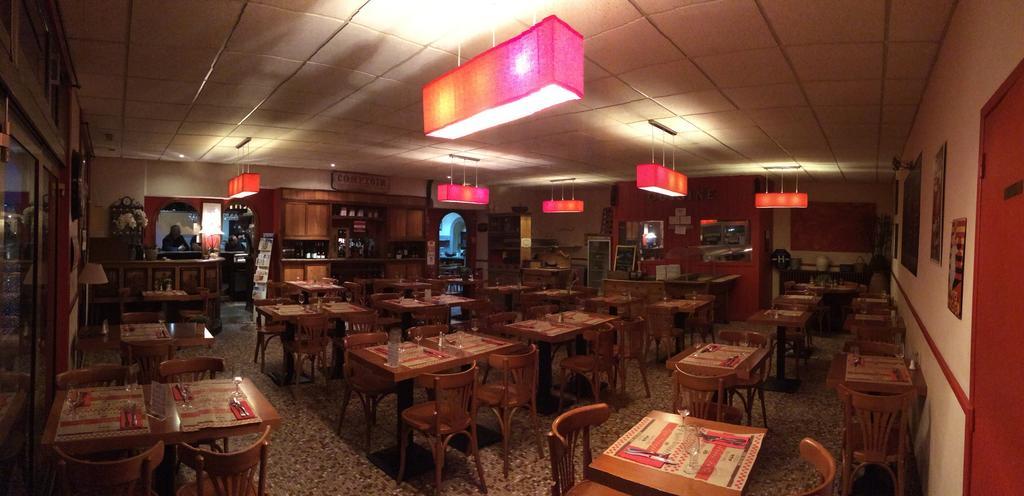 Hotel Les Voyageurs レ・サ​​ーブル・ドロンヌ エクステリア 写真
